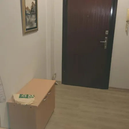 Calla 3 Apartment-main Square,in The Shooping Center - Parking Slot With Securiti And Video * Skopje